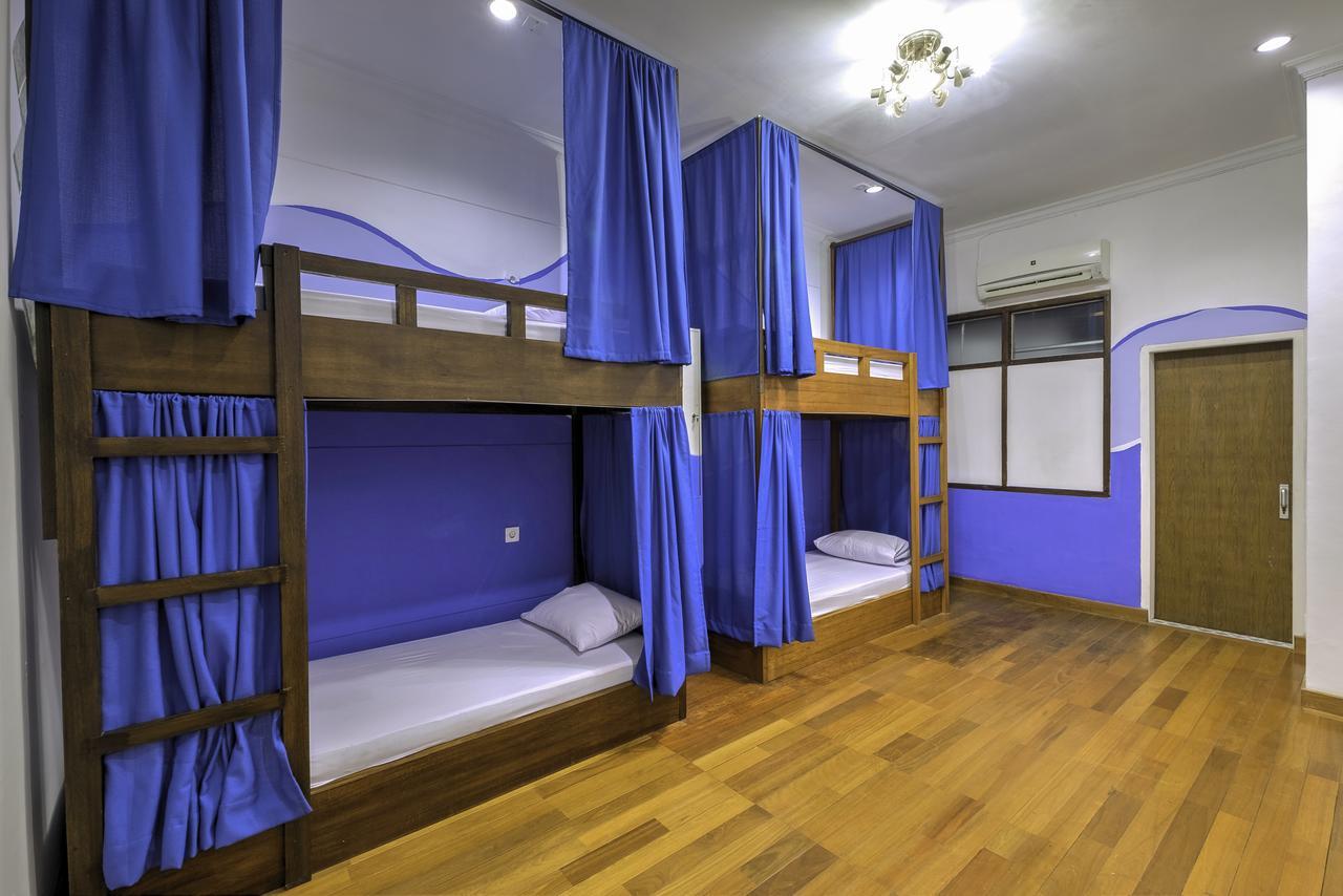 Riverside Hostel Padang Экстерьер фото